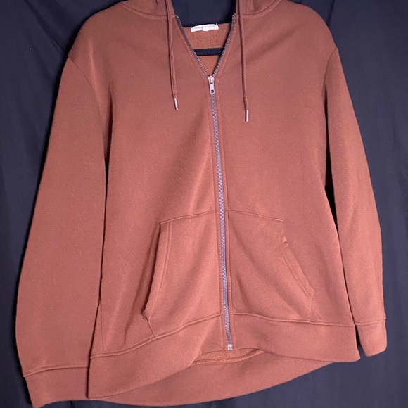 Brown sweater with zipper in front and hoodie - Picture 2 of 2